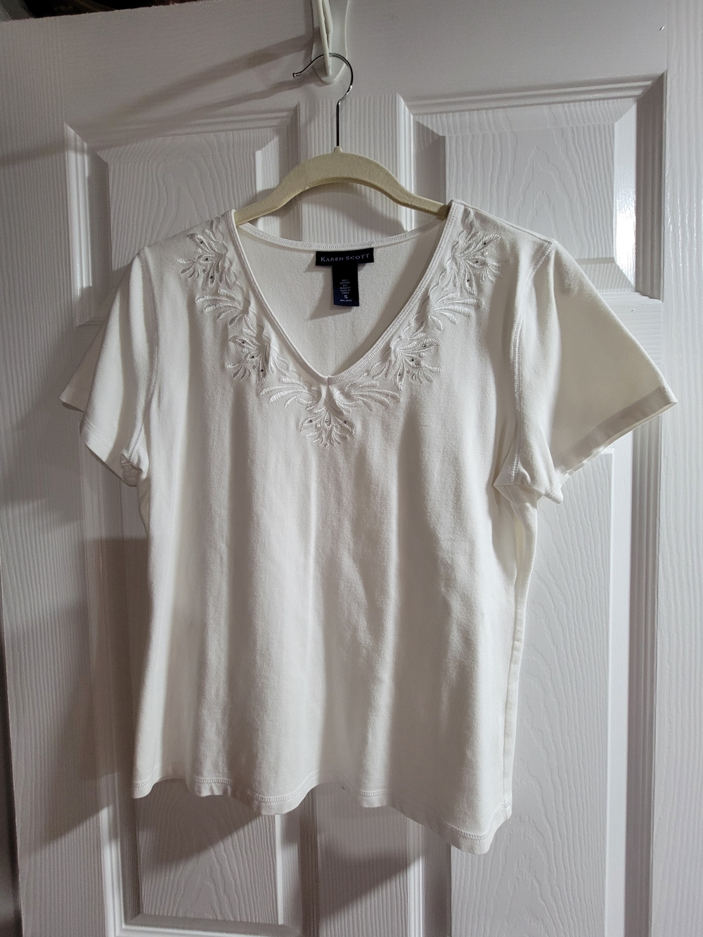 Karen Scott White Embroidered V-Neck Short Sleeve Top Size S